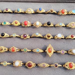 Anillo de Latón con Piedras Preciosas Naturales para Sanación, Alineación de Chakras y Bienestar Espiritual, Disponible a Precio de Fábrica - Product Image 4