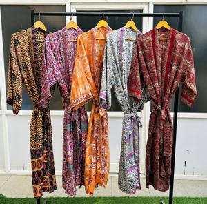 Kimono de Seda Vintage Indio, Estilo Sari, Reciclado, para Mujer, Venta al Por Mayor - Product Image 2