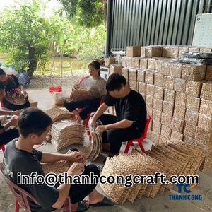 Asequible al por mayor agua Jacinto PUF con estilo rústico agua Jacinto PUF OEM Vietnam proveedor mejor precio - Product Image 5