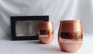 Gobelet à boire artisanal en cuivre avec gravure florale ornée, tasse à eau traditionnelle en métal pour la maison, les restaurants et les cadeaux - Product Image 2