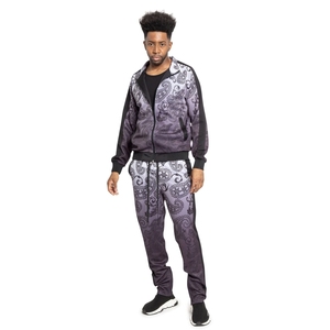 Ensemble de survêtement moderne pour homme avec tissu respirant et design athlétique élégant pour la salle de sport, la course à pied et les voyages - Product Image 3