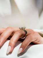 SATVIK RATNA 5 Karat Radiant-Schliff Laborgezüchteter Diamant 14K Gold Breiter Zigarrenring mit verstecktem Halo Solitär Statement-Ring Braut-Verlobungsring