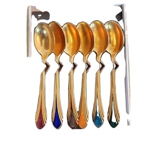 Ensemble de cuillères en métal de qualité supérieure couverts ustensiles de cuisine argenterie couverts de table ustensiles merveilleux design doré parfait pour les repas - Product Image 1