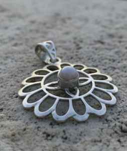 สร้อยคอพลอยลาริมาร์ ราคาดีที่สุด คุณภาพระดับ AAA สำหรับผู้หญิง เครื่องประดับสร้อยคอ จี้เกอร์ดาลา พร้อมพลอยลาริมาร์ ลายดอกไม้เงินสำหรับผู้ชาย - Product Image 1