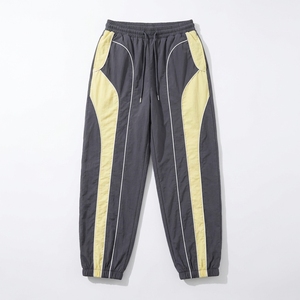Conjunto Deportivo para Mujer en Gris y Amarillo con Bloques de Color, Chaqueta Corta de Manga Larga con Cuello Alto y Pantalón, Ropa Deportiva Transpirable de Corte Holgado - Product Image 3