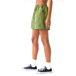 Shorts pour femmes tendance streetwear en coton délavé, coupe ample, séchage rapide, avec logo personnalisé, idéal pour l'été - Product Image 3