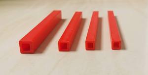 Perfil Cuadrado Hueco de PVC Industrial, Tubo Cuadrado de Plástico Negro Extruido para Aplicaciones Estructurales y de Muebles - Product Image 2