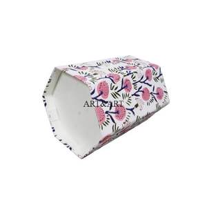 Tela de algodón con diseño floral hecho a mano con cartón de papel reciclado para uso en jardín, oficina o hogar. - Product Image 5