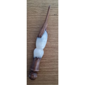Crochet en bois et résine de luxe, aiguille à tricoter artisanale unique, outil de tissage décoratif, cadeau personnalisé pour les amateurs de crochet - Product Image 6