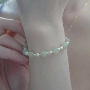 Bracelet en jade et perles, perles de cristal de jade vert, bracelet de guérison par le yoga, cadeau pour elle, bijoux spirituels élégants - Product Image 5