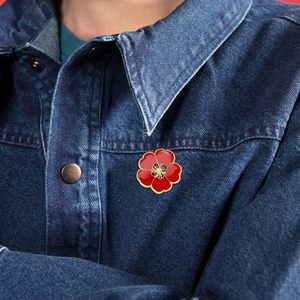Spille da bavero personalizzate con fiori di papavero rosso smaltati, all'ingrosso, placcate oro, distintivi commemorativi patriottici per il Giorno della Memoria - Product Image 5