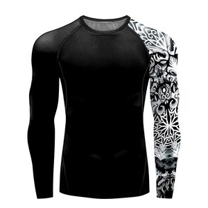 Camiseta de Compresión de Manga Larga para Hombre, Negra con Estampado Tribal Blanco, de Secado Rápido, Ajustada, para Artes Marciales - Product Image 1