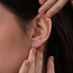 Boucles d'oreilles clous en diamant de laboratoire Marquise Sunburst 0,45 carat (0,45 CTW) couleur E-F VVS2, boucles d'oreilles en diamant en grappe, bijoux élégants pour cadeau - Product Image 1