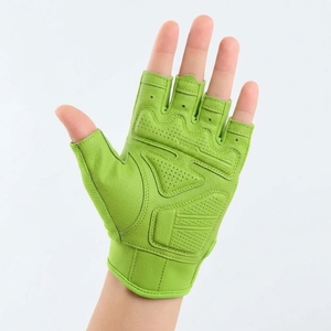 Guantes de agarre para pole dance para mujer, ofrecen un manejo seguro, tela suave, soporte cómodo y ropa versátil para clases de pole dance. - Product Image 4