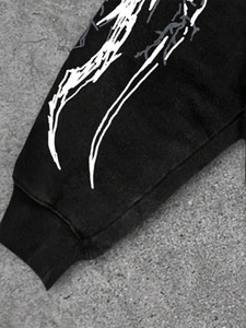 Vente en gros Sweat à capuche noir gothique pour homme, coupe oversize, en coton molletonné, avec logo imprimé sur le devant, manches classiques, style automne - Product Image 4