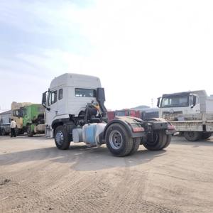 Camión Tractor Diésel 6x4 de Servicio Pesado para Transporte de Carga Logística a Gran Escala - Product Image 2