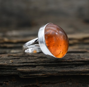 Anillo de Plata de Ley 925 con Ámbar Báltico, Joyería Hecha a Mano con Gema de Corte Ovalado, Regalo Perfecto para Aniversario - Product Image 3