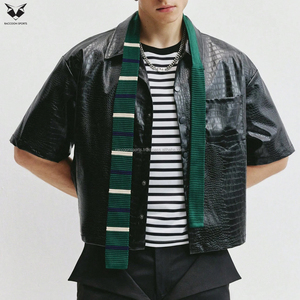 เสื้อเชิ้ตหนัง PU แขนสั้นสำหรับผู้ชาย ดีไซน์เฉพาะตัวจาก Raccoon Sports สวมใส่สบาย ระบายอากาศได้ดี ทนทาน ไม่ยับง่าย เหมาะสำหรับฤดูหนาว - Product Image 3