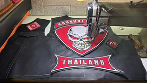 Chaleco de Cuero Estilo Cocodrilo Negro - Product Image 4