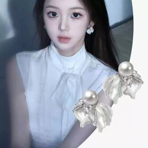 Pendientes de Clip Pequeños y Únicos con Diseño de Flores de Haitang, Flores de Viento, Nieve, Luna y Estrella, Lindos y Finos, Producto Nuevo - Product Image 1