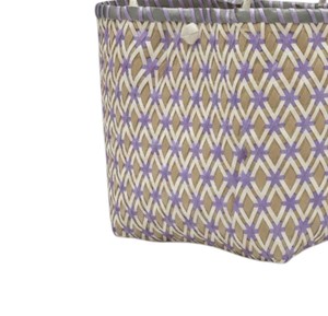 Sac à main en plastique tissé à motifs géométriques et sac artisanal élégant pour femme, idéal pour la plage, les voyages et les vacances. - Product Image 3