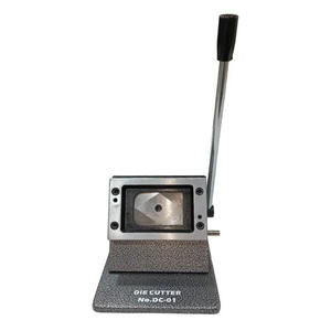 Découpeuse de cartes d'identité 48x72mm, perforation parfaite, chaque fois, livrant des cartes d'identité propres en quelques secondes ! - Product Image 2