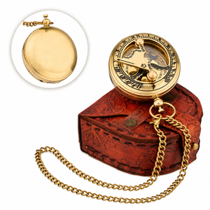 Astrolabe en laiton vintage avec étui en cuir et chaîne, instrument de navigation nautique fait main, cadeau maritime antique - Product Image 1
