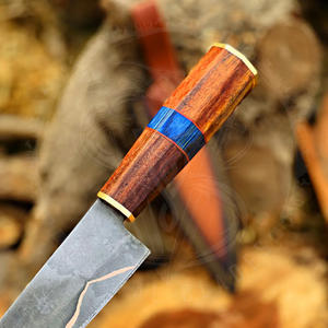 Couteau de cuisine japonais forgé à la main en VG10, lame de luxe en acier Damas cuivré avec manche en résine et laiton, couteau de chasse de luxe pour chef - Product Image 2