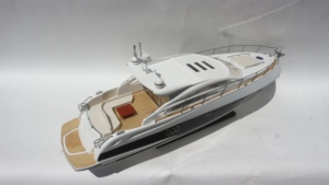 Maquette de Yacht à Moteur en Bois Faite à la Main, Art Moderne Autoportant, Objet de Collection, Forme Personnalisée, Artisanat Sculpté - Product Image 6