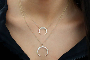 สร้อยคอจี้เพชรสีเหลืองทองรูปพระจันทร์เสี้ยว - Product Image 3