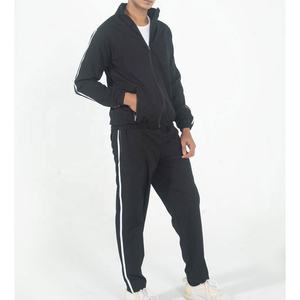 Conjunto Deportivo Personalizado de 2 Piezas para Hombre, Listo para Sublimación, con Diseño de Logotipo - Product Image 1