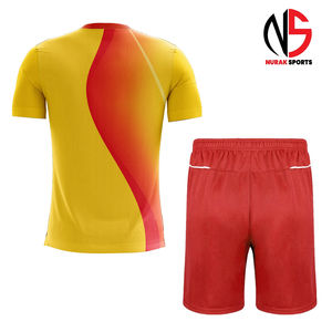 ชุดฟุตบอลน้ำหนักเบาพิมพ์โลโก้แบบกำหนดเองคุณภาพสูงระดับมืออาชีพ วัสดุโพลีเอสเตอร์ ดีไซน์ใหม่ ชุดฟุตบอลปี 2026 - Product Image 2