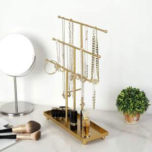 ที่วางเครื่องประดับโลหะสีทองพร้อมถาดใส่แหวน สร้อยคอ กำไล ต่างหู ดีไซน์หรูหราสำหรับวางโชว์บนโต๊ะเครื่องแป้ง - Product Image 4
