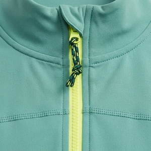 Camiseta deportiva sin mangas para mujer, con cierre de cremallera corta, cuello alto, de secado rápido, transpirable, ajuste atlético, para pickleball y uso casual. - Product Image 3