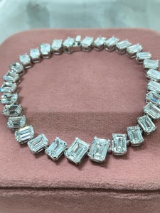 Pulsera de Diamantes Esmeralda para Mujer, Oro Blanco de 14K, Diamantes Cultivados en Laboratorio, Pulsera de Lujo, Elegante Pulsera de Boda - Product Image 3
