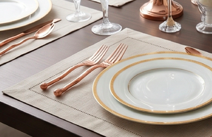 Ensemble de couverts modernes en or rose avec poignées ondulées, finition miroir haute brillance, résistant à la rouille, pour les dîners de mariage - Product Image 4