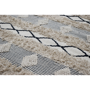 Tapis marocain berbère tissé à la main - Crème beige noir à poils ras texturé motif losanges en coton pour décoration de salon - Product Image 5