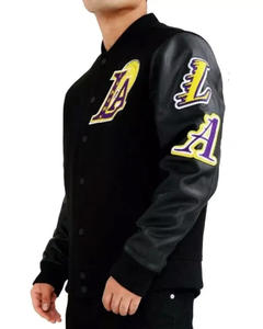 แจ็คเก็ตวาร์ซิตี้ขนสัตว์สีดำทั้งตัวแบบกำหนดเองสำหรับผู้ชาย แขนหนัง ป้ายติดหน้าอกขนาดใหญ่ แจ็คเก็ตบอมเบอร์ขายส่ง แจ็คเก็ตเลตเตอร์แมนเบสบอล - Product Image 4