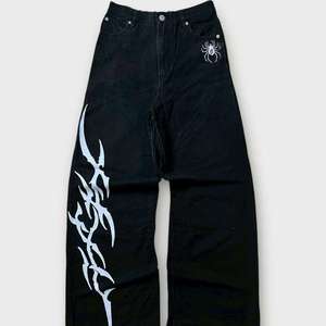 Vaqueros rectos vintage de algodón para hombre, estilo urbano personalizado, de pierna ancha, con hebilla metálica, estampado artesanal, personalizables - Product Image 4