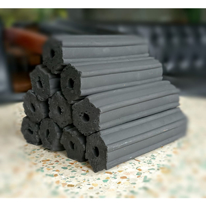 Charbon de coco/briquettes de coque de noix de coco séchées de qualité supérieure, proposées par un revendeur très bien noté, pour les restaurants et la cuisson en extérieur - Product Image 1