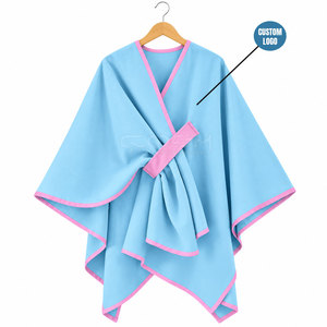 Poncho châle Cosh International Sorority Sisterhood en tricot doux, cape, pull respirant à motif patchwork - Product Image 5
