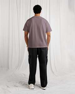 เสื้อยืดแขนสั้นผู้ชายทรงโมเดิร์น ผ้าสเตรช พิมพ์โลโก้ตามสั่ง บริการ OEM - Product Image 4