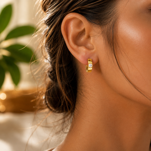 Pendientes de aro clásicos de plata de ley 925 con engaste de diamantes redondos para mujer, diseño geométrico para uso diario. - Product Image 6