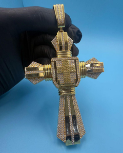 Pendentif Croix Chrétienne de Luxe Bicolore en Argent Sterling 925 et Moissanite, Bijou Religieux, Cadeau - Product Image 1