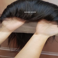 NANDEE HOUSE INDIAN 100% Cheveux vierges Remy naturels, Perruque frontale en dentelle, Ondulations naturelles, Ondulations profondes lâches, Styles Afro bouclés, Double trame cousue à la machine
