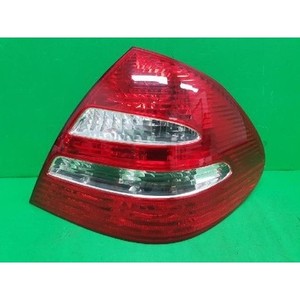 Feu arrière droit d'occasion pour Classe E A2118200464 - Product Image 1