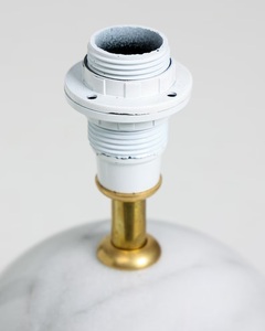 Lámpara de Acento Contemporánea de Mármol con Geometría de Piedra Redondeada, Pantalla Cónica Texturizada e Iluminación Decorativa Suave - Product Image 3