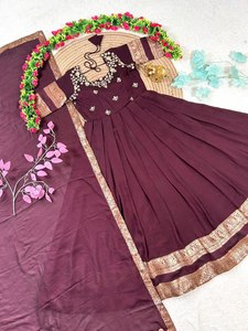 Ensemble Lehenga Choli VIOLET avec broderie dorée, robe de mariée indienne traditionnelle longue, coupe ample pour femme - Product Image 5