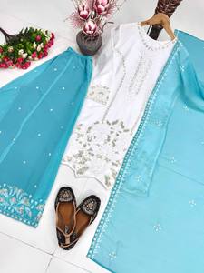 Collections haut de gamme de tenues prêtes à porter (haut, bas et dupatta) 2026, avec broderie au fil sur le bas et le dupatta, conçues pour un ajustement parfait - Product Image 4