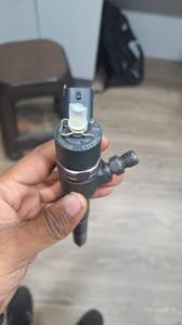 SUNRISE 0445110709 FKS00100 Inyector de Combustible Common Rail de Acero - Nueva Pieza de Repuesto para Todos los Motores Diésel Fabricada en Delhi - Product Image 2